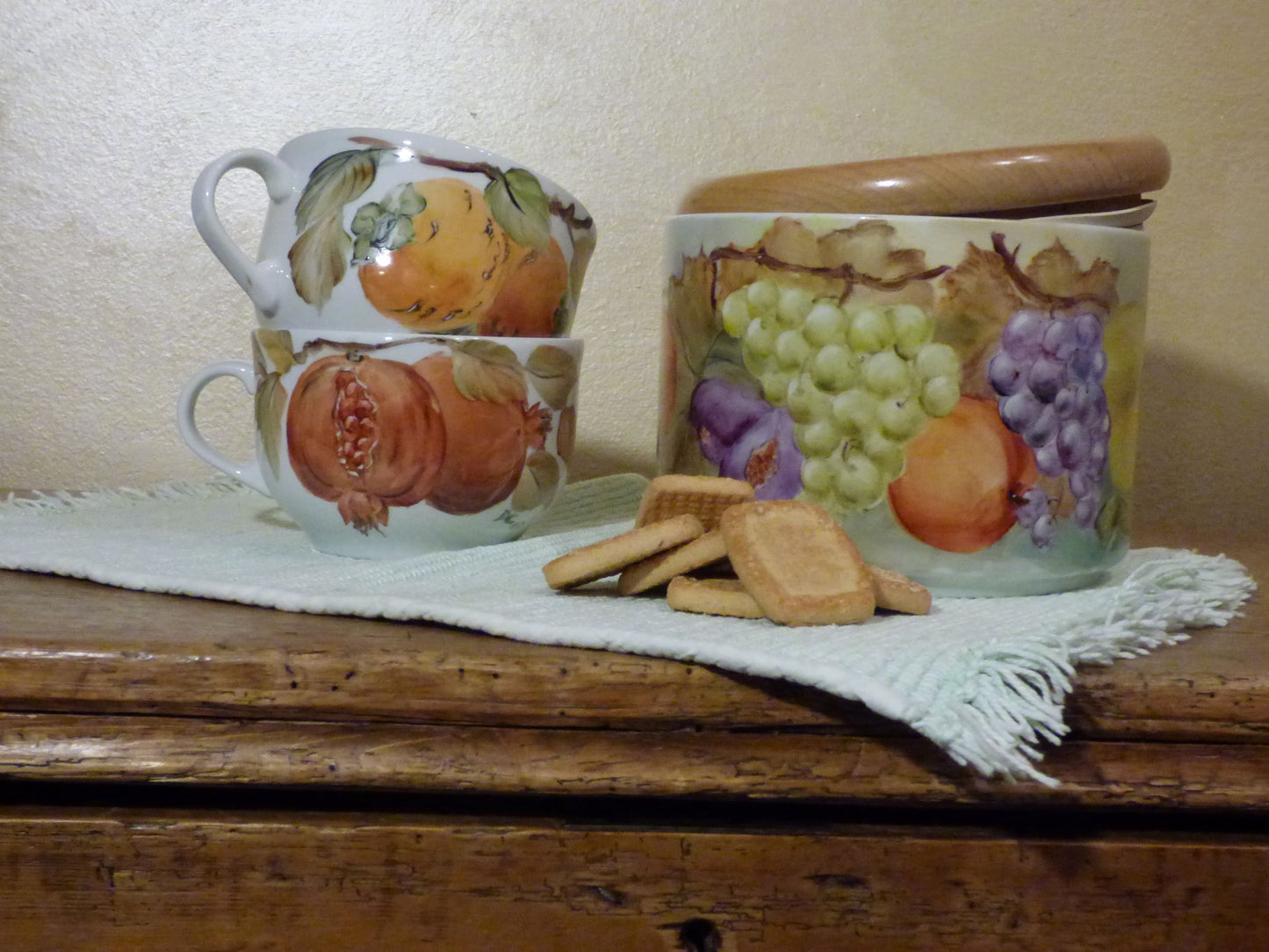 Tazza da latte Frutta cachi e melograno