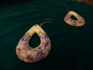 Orecchini in porcellana con violette